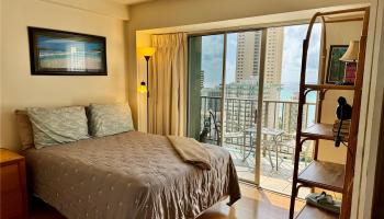 2440 Kuhio St Honolulu - Rental - photo 4 of 24