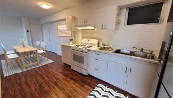 Terrace Apts condo # 23, Honolulu, Hawaii - photo 3 of 16