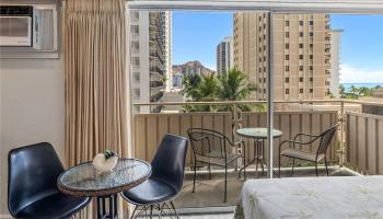 Seashore condo # 81, Honolulu, Hawaii - photo 4 of 24