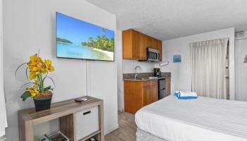 Kuhio Village 2 condo # 502A, Honolulu, Hawaii - photo 6 of 16