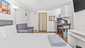 Kuhio Village 1 condo # 810, Honolulu, Hawaii - photo 5 of 16