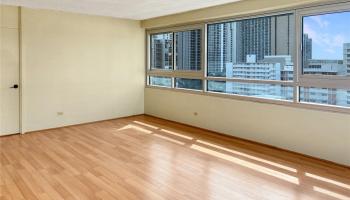 Fairway Manor condo # 903, Honolulu, Hawaii - photo 3 of 13