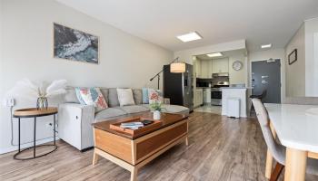 2465 Kuhio At Waikiki condo # 710, Honolulu, Hawaii - photo 2 of 25