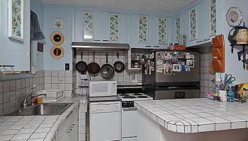 Niihau Apts Inc condo #201, Honolulu, Hawaii - photo 2 of 4 Niihau Apts Inc condo #201, Honolulu, Hawaii - photo 2 of 4