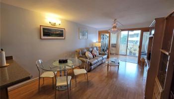 Kapiolani Royale condo # 504, Honolulu, Hawaii - photo 1 of 14