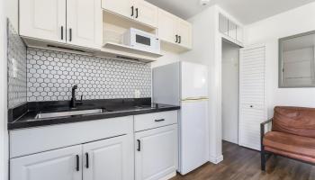 Pacific Islander condo # 402, Honolulu, Hawaii - photo 4 of 25