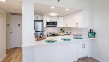 Iolani Court Plaza condo # 2806, Honolulu, Hawaii - photo 6 of 25