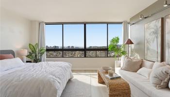 Iolani Court Plaza condo # 3202, Honolulu, Hawaii - photo 2 of 17