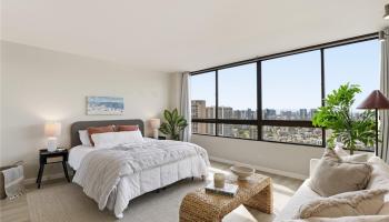 Iolani Court Plaza condo # 3202, Honolulu, Hawaii - photo 3 of 17