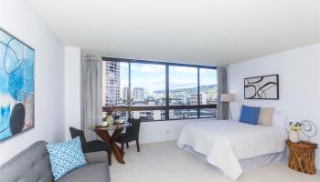 Iolani Court Plaza condo # 902, Honolulu, Hawaii - photo 1 of 25