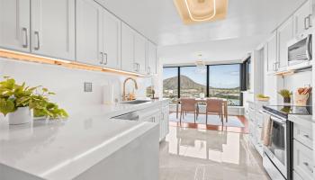 Mt Terrace condo # 18D, Honolulu, Hawaii - photo 1 of 23