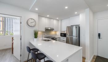 Foster Tower condo # 903, Honolulu, Hawaii - photo 3 of 25