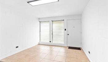 Varsity House condo # 101, Honolulu, Hawaii - photo 3 of 15