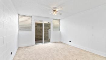 Varsity House condo # 101, Honolulu, Hawaii - photo 6 of 15