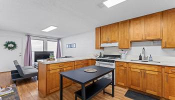 Varsity House condo # 102, Honolulu, Hawaii - photo 5 of 24