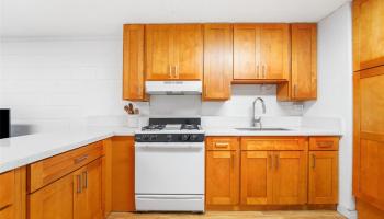 Varsity House condo # 102, Honolulu, Hawaii - photo 5 of 15