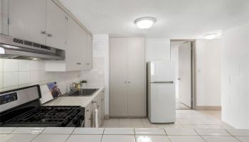 Varsity House condo # 205, Honolulu, Hawaii - photo 1 of 15