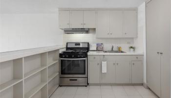 Varsity House condo # 205, Honolulu, Hawaii - photo 2 of 15