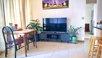 Iolani Regent condo # 505, Honolulu, Hawaii - photo 2 of 10