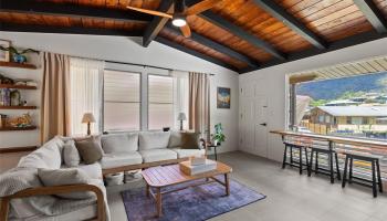 256  Puiwa Road Dowsett, Honolulu home - photo 4 of 24