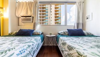 Tradewinds Plaza condo # 1105, Honolulu, Hawaii - photo 3 of 5