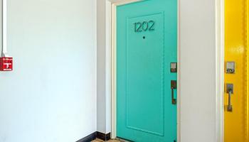 Crescent Park condo # 1202, Honolulu, Hawaii - photo 3 of 25