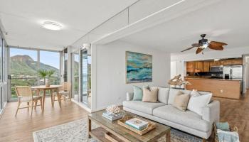 Crescent Park condo # 1504, Honolulu, Hawaii - photo 5 of 25