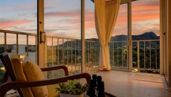 Crescent Park condo # 904, Honolulu, Hawaii - photo 1 of 24