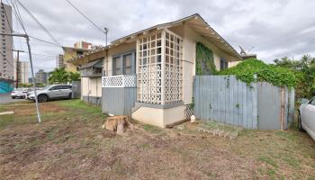 2606 Nahaku Place Honolulu - Multi-family - photo 3 of 25