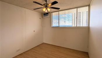 2611 Ala Wai Blvd Honolulu - Rental - photo 3 of 20