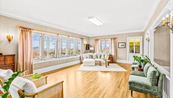 2618  Ferdinand Ave Manoa Area, Honolulu home - photo 2 of 24