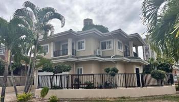 2705  Kaaha Street Moiliili, Honolulu home - photo 3 of 11