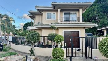 2705  Kaaha Street Moiliili, Honolulu home - photo 4 of 18