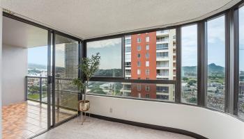 Kings Gate condo # 1805, Honolulu, Hawaii - photo 4 of 19