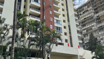 Hale Kulanui condo # 402, Honolulu, Hawaii - photo 1 of 12