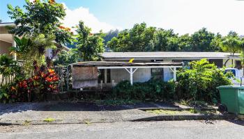2749  Piliwai St Kalihi Valley,  home - photo 1 of 18