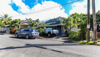 2749  Piliwai Street Kalihi Valley,  home - photo 1 of 19