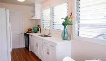 2813  Dow Street Nuuanu Area, Honolulu home - photo 3 of 24