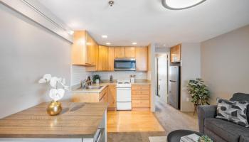 Kulanui Hale condo # 115, Honolulu, Hawaii - photo 2 of 17