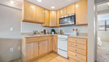 Kulanui Hale condo # 115, Honolulu, Hawaii - photo 4 of 17