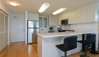 2895 Kalakaua Ave Honolulu - Rental - photo 5 of 22