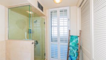 2895 Kalakaua Ave Honolulu - Rental - photo 2 of 8