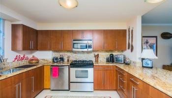 2895 Kalakaua Ave Honolulu - Rental - photo 3 of 8