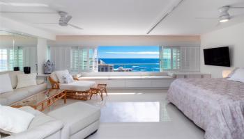 2895 Kalakaua Ave Honolulu - Rental - photo 1 of 20