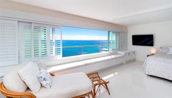 2895 Kalakaua Ave Honolulu - Rental - photo 3 of 20