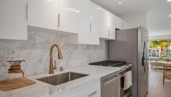 Colony Surf Ltd condo # 506, Honolulu, Hawaii - photo 5 of 11