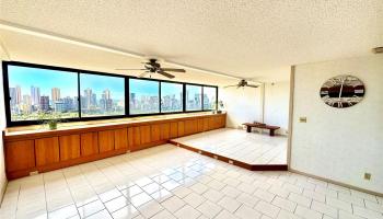 Fairway House condo # 20E, Honolulu, Hawaii - photo 1 of 25