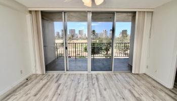 Fairway House condo # 5E, Honolulu, Hawaii - photo 4 of 22
