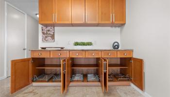 Lakeshore Tower condo # 1003, Honolulu, Hawaii - photo 6 of 25