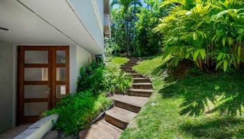 Queens Court At Kapiolani condo # ., Honolulu, Hawaii - photo 5 of 25